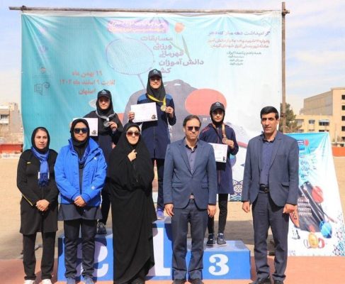 درخشش هنرآموز هنرستان هنرهای زیبای دختران کرمانشاه در مسابقات دو میدانی کشور
